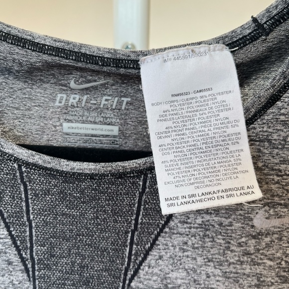 Nike Dri-FIT | Long-Sleeve Training Top - Picture 4 of 10